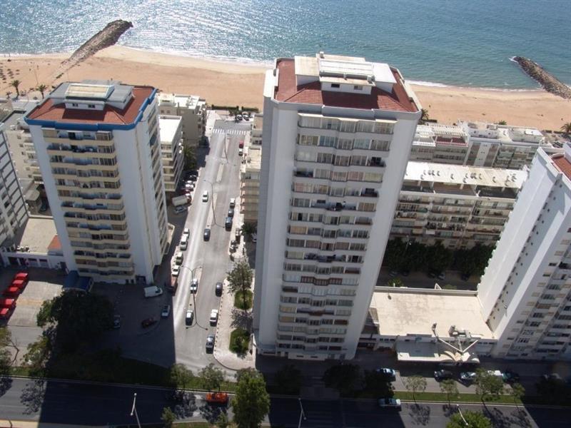 Torres Mira Praia By Garvetur Quarteira Exteriör bild